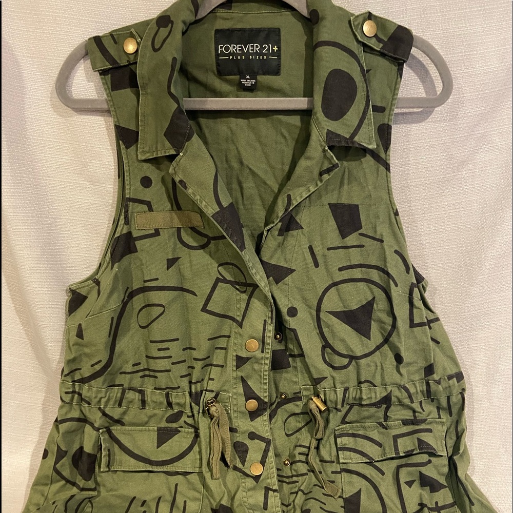 Forever 21 Cargo Vest Sz XL